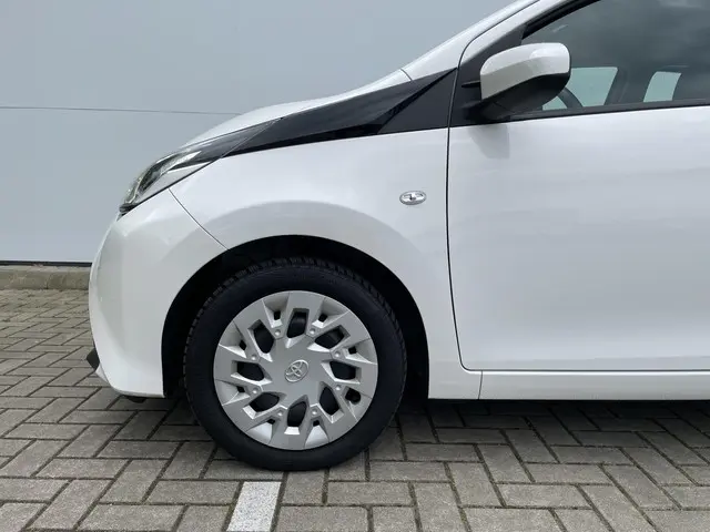 Toyota Aygo 1.0 VVT-i x-play 2021 Benzine 5