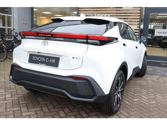 Toyota C-HR 1.8 Hybrid 140 Dynamic 2026 Hybride Benzine 7