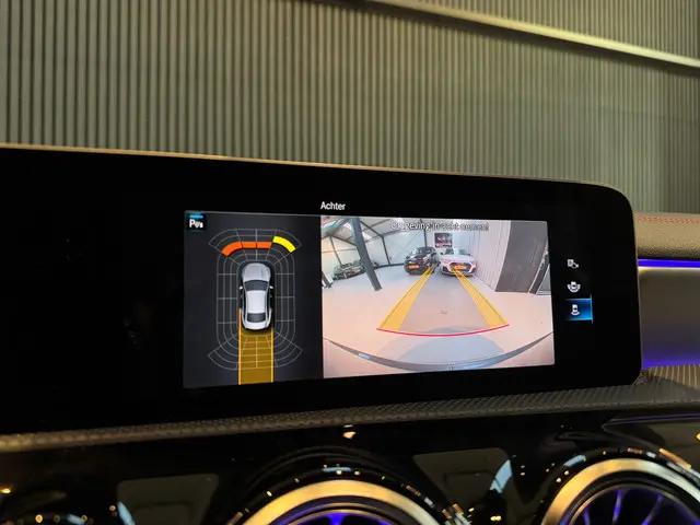 Mercedes-Benz CLA 180 AMG Camera Sfeer 2020 Benzine 33