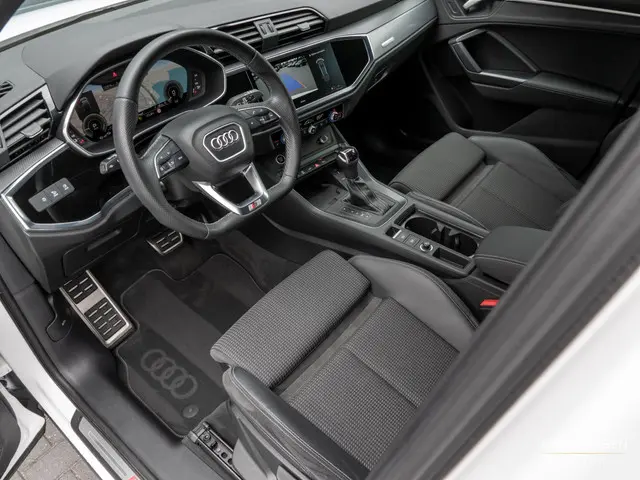 Audi Q3 Sportback 45 TFSI e S-Line 2022 Hybride Benzine 13