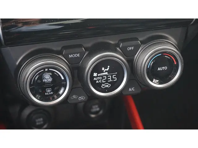 Suzuki Swift 1.4 Sport Smart Hybrid 2023 Benzine 19