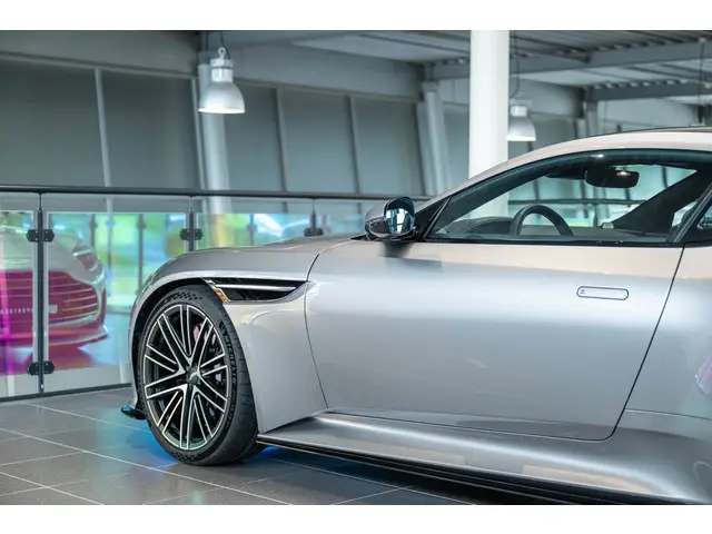 Aston Martin DB12 4.0 V8 2024 Benzine 22