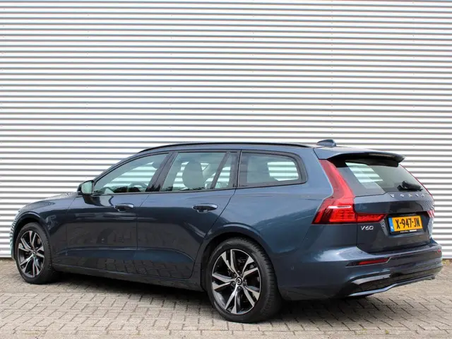 Volvo V60 2.0 B3 Plus Dark 2023 Benzine