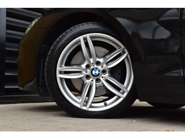 BMW 6 Serie Cabrio 640xi High Executive 2013 Benzine 26