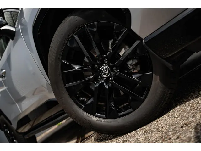 Toyota RAV4 2.5 HEV AWD Bi-Tone 2023 Hybride Benzine 15