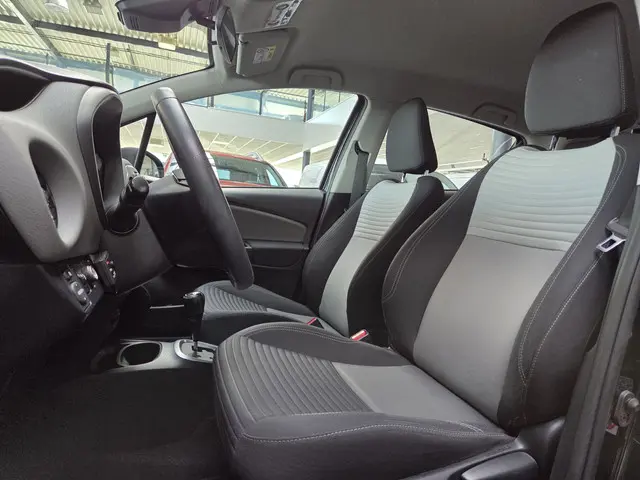 Toyota Yaris 1.5 Hybrid Active 2018 Hybride Benzine 13