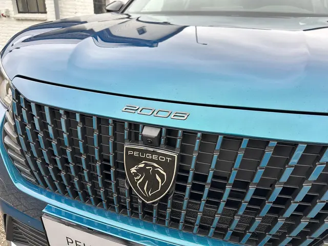 Peugeot 2008 1.2 Hybrid 145 PK GT 2025 Hybride Benzine 41