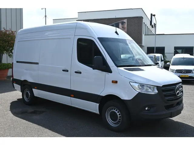 Mercedes-Benz Sprinter 317 CDI L2H2 Pro 2024 Diesel 9