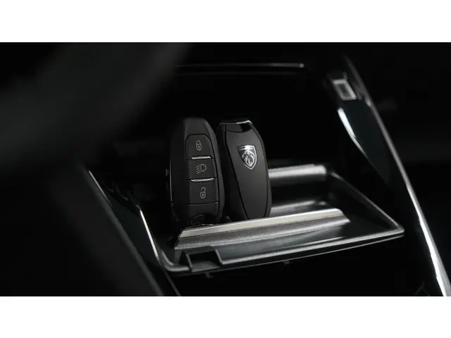 Peugeot 2008 PureTech 130 EAT8 GT 2024 Benzine 15