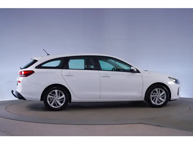Hyundai i30 Wagon 1.4 [AC, Cruise, Led] 2017 Benzine 30