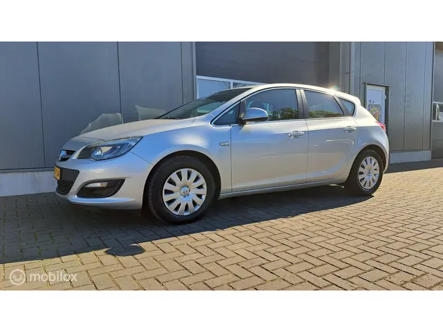 Opel Astra 1.4 Turbo Business + 2013 Benzine 12