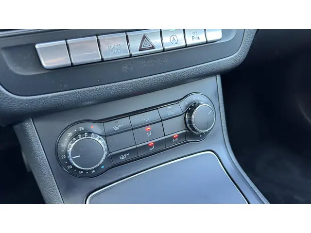 Mercedes-Benz B-Klasse 180 Ambition 2016 Benzine 17