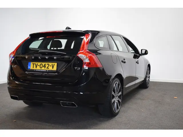 Volvo V60 2.0 T3 153pk Polar+ 2017 Benzine 17