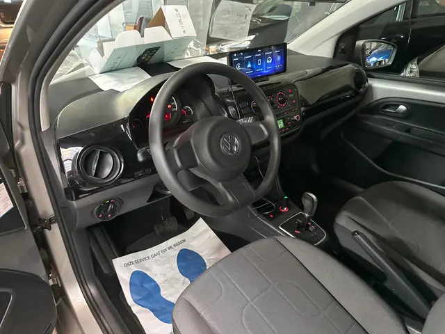 Volkswagen up! 1.0 move up! 2013 Benzine 19