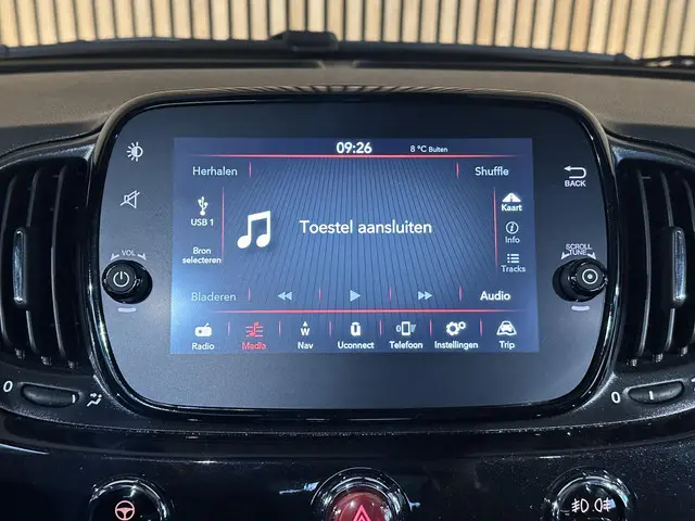 Fiat 500 1.0 Hybrid Dolcevita 2023 Benzine 16