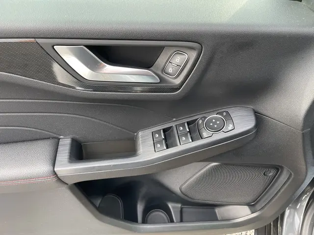 Ford Kuga 2.5 PHEV ST-Line X 2021 Hybride Benzine 10
