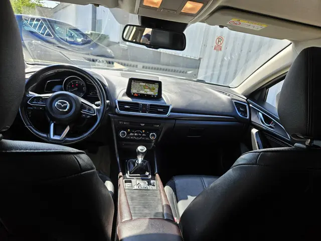 Mazda 3 2.2 SkyActiv-D 150 GT-M 2018 Diesel 16