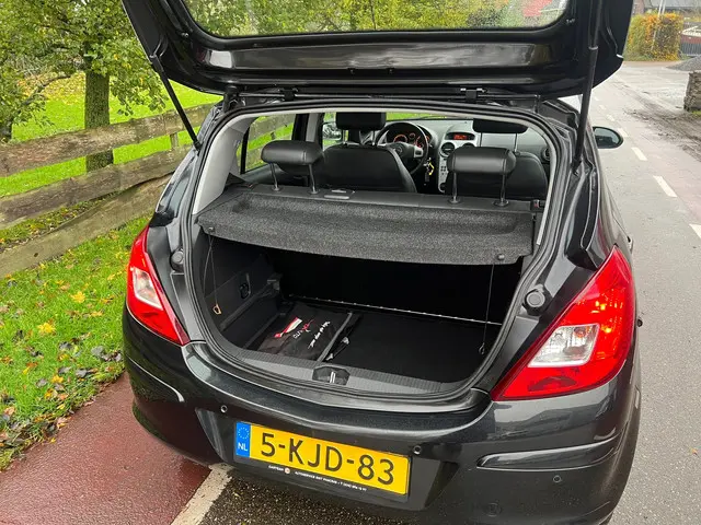Opel Corsa 1.2-16V Rhythm Airco. PDC 2013 Benzine 14