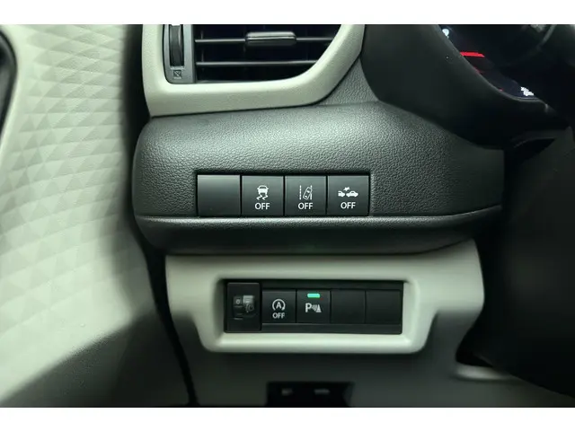 Suzuki Swift 1.2 Select Smart Hybrid 2025 Benzine 21