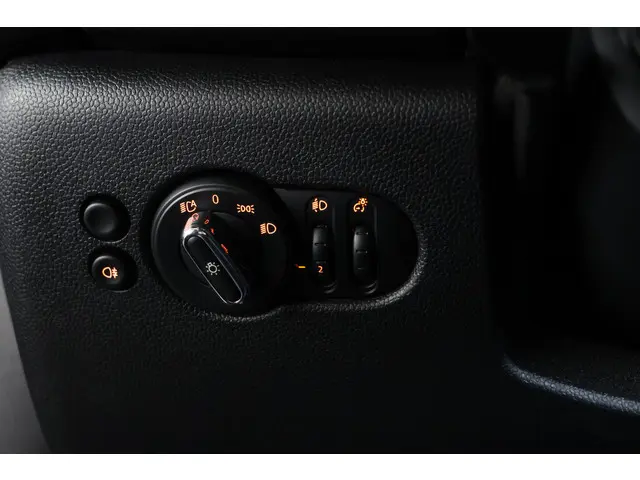 MINI Electric Cooper MINI Yours 33 kWh 2023 Elektrisch 18