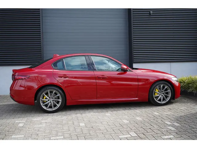 Alfa Romeo Giulia 2.0T Super 2018 Benzine 9