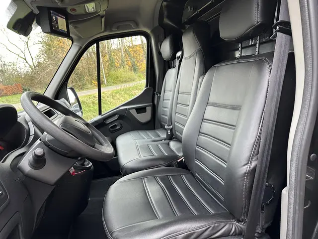 Renault Master T33 2.3 dCi 130 L2H2 2018 Diesel 12
