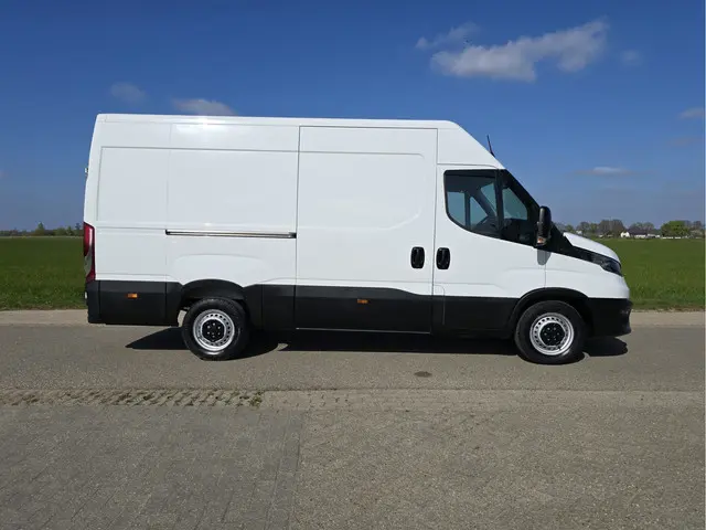 Iveco Daily 35S14V 2.3 352L H2 2023 Diesel 7