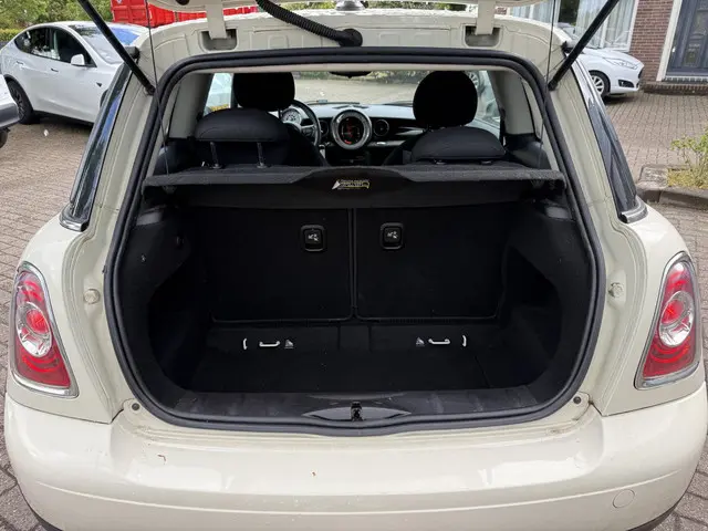 MINI One Mini 1.6 Holland Street 2013 Benzine 16