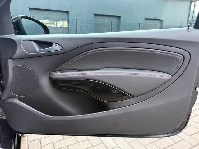 Opel ADAM 1.4 Turbo S 2015 Benzine 17