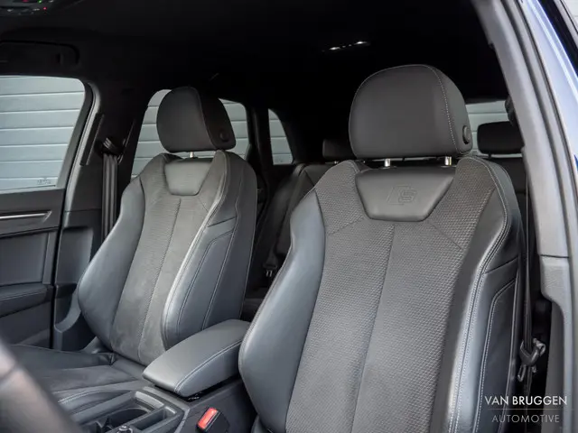 Audi Q3 45 TFSI e S-Line 2022 Hybride Benzine 2