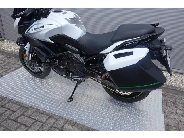 Kawasaki Versys 650 GRAND TOURER 2018 Benzine 16