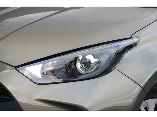 Toyota Yaris 1.5 Hybrid Active 2022 Hybride Benzine 4