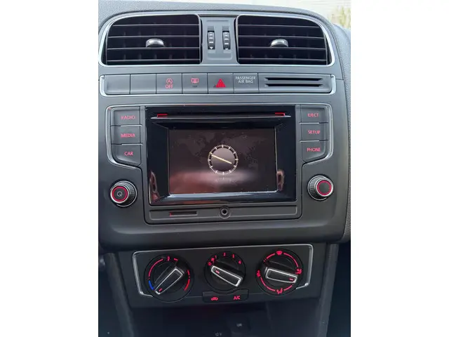 Volkswagen Polo - 1.2 TSI Comfortline - 2015 2015 Benzine 16