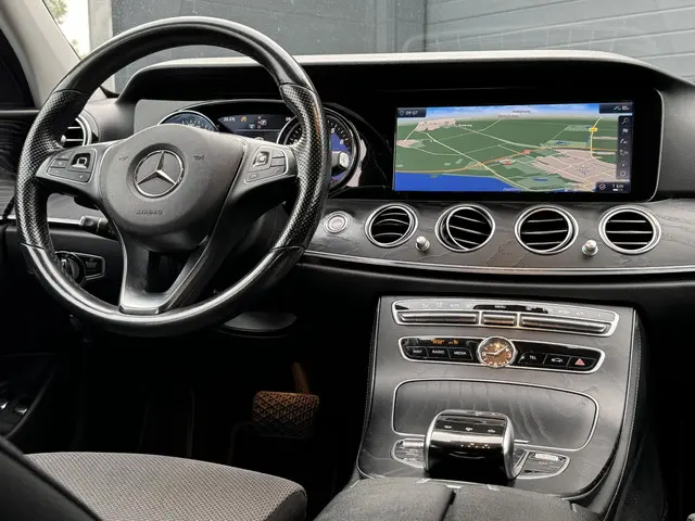 Mercedes-Benz E-Klasse 200 Premium 2018 Benzine 31