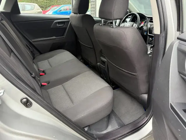 Toyota Auris 1.8 Hybrid Lease 2014 Hybride Benzine 10