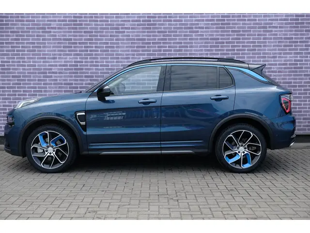 Lynk & Co 01 1.5 PHEV 2022 Hybride Benzine 8