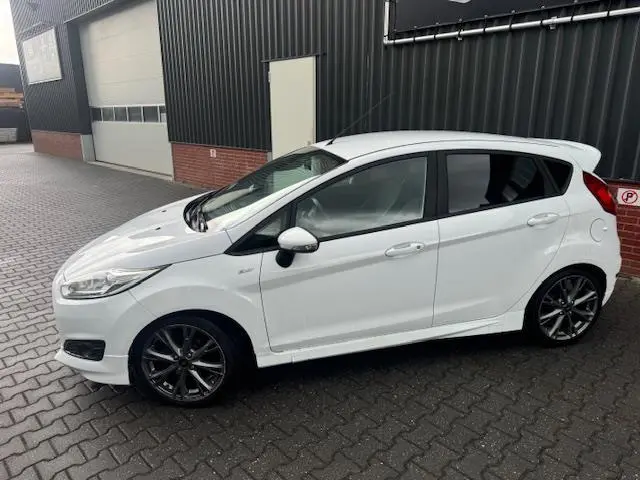 Ford Fiesta 1.0 EcoBoost ST-Line 2016 Benzine 2
