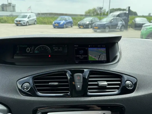 Renault Scénic 2.0 Bose 2014 Benzine 18