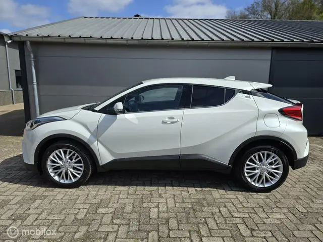 Toyota C-HR 1.2 Executive 2017 Benzine 4