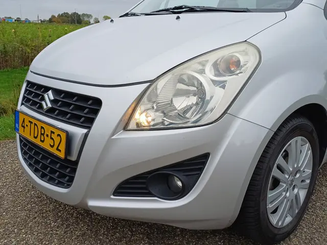 Suzuki Splash 1.2 Exclusive EASSS 2014 Benzine 11