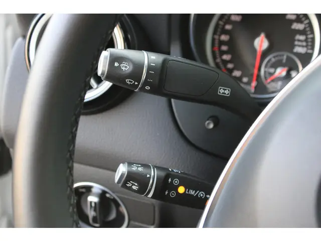 Mercedes-Benz CLA 180 AMG 2018 Benzine 21