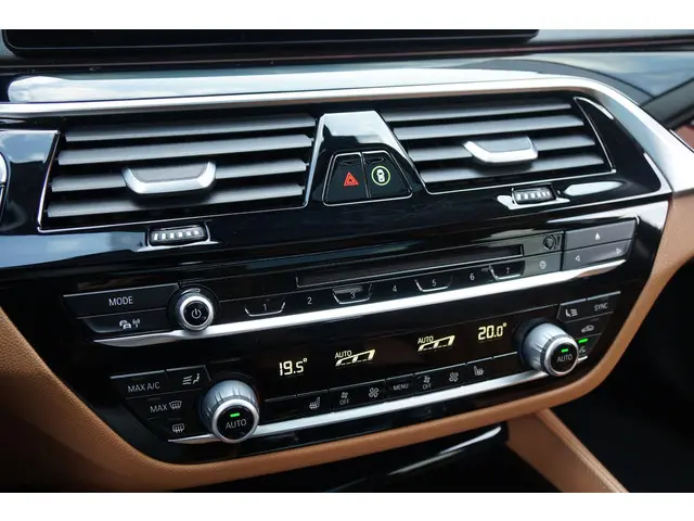 BMW 5 Serie Touring 530i xDrive Executive 2017 Benzine 14