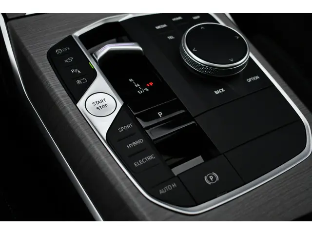 BMW 3 Serie Touring 330e M-Sport 2025 Hybride Benzine 80