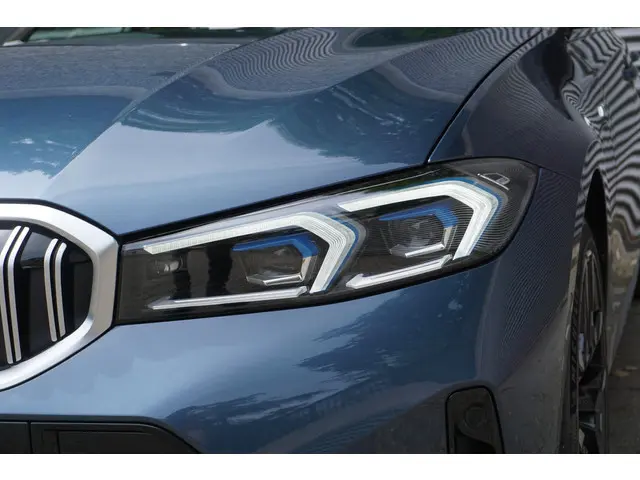 BMW 3 Serie Touring 330e 2025 Hybride Benzine 24