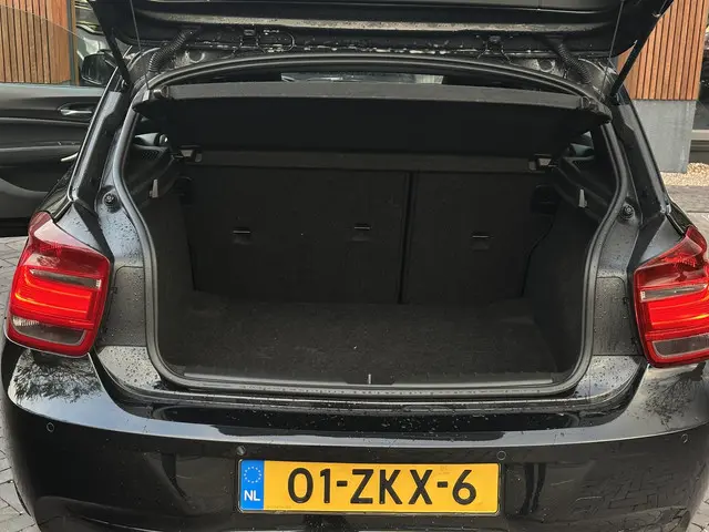 BMW 1 Serie 114i Business+ 2013 Benzine 10