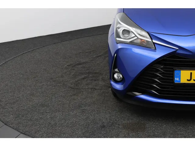 Toyota Yaris 1.5 Hybrid Design 2018 Hybride Benzine 37