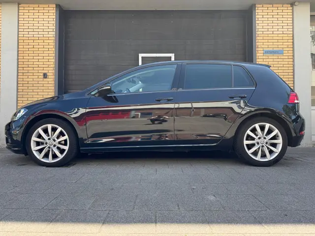 Volkswagen Golf 1.5 TSI Highline Business R 2018 Benzine