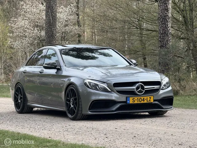 Mercedes-Benz C-Klasse AMG 63 2015 Benzine 5