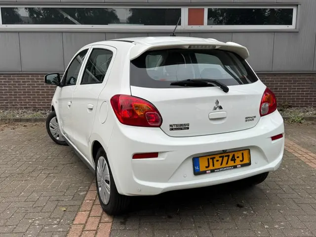 Mitsubishi Space Star 3