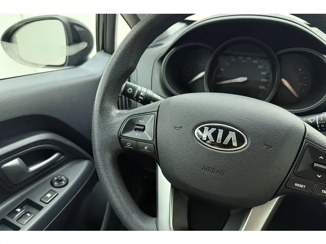 Kia Rio 1.2 CVVT Comfort Pack 2014 Benzine 17
